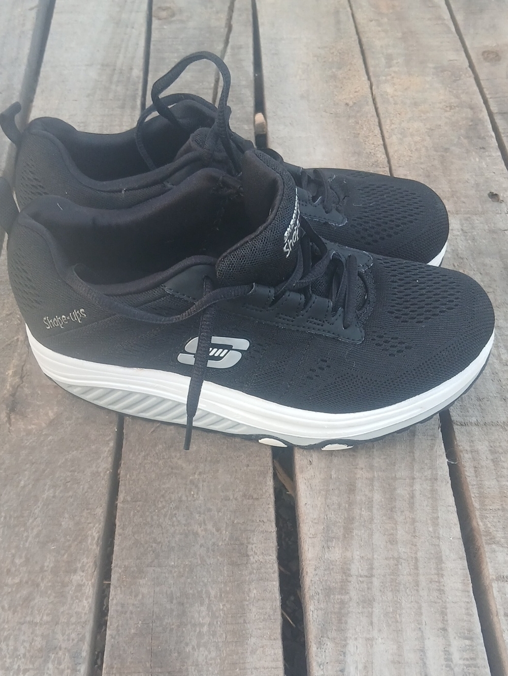Skechers Women’s Black Athletic Lace-Up Sneakers with White Midsole